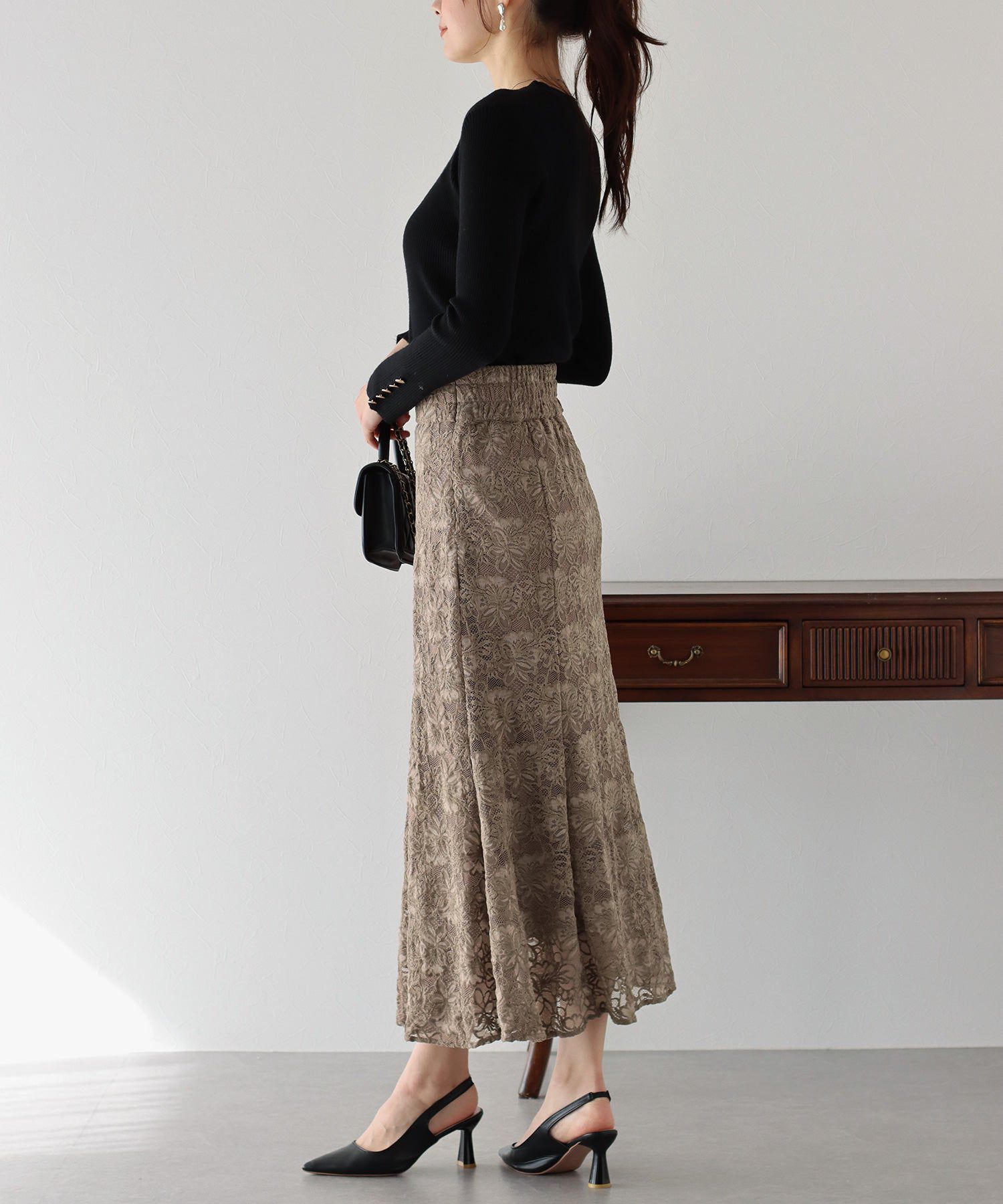 日本 BLUE EAST - 華麗全蕾絲鬆緊魚尾裙-黑