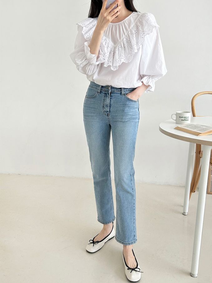 韓國女裝連線 - 鏤空V字荷葉裝飾圓領襯衫-天藍 (FREE)