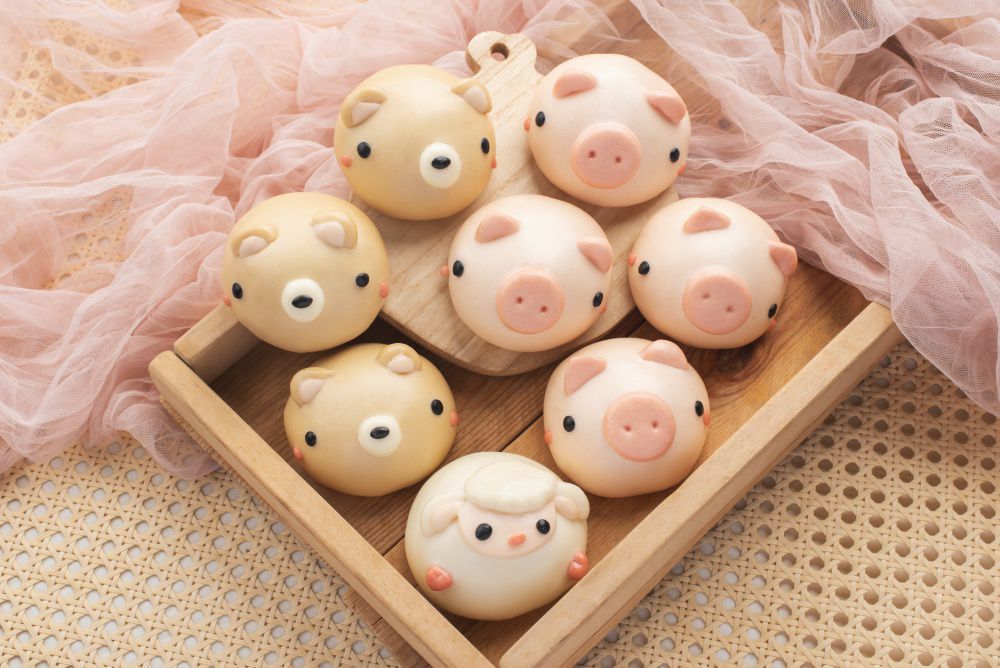 老甜媽手工饅頭 - 限量組-饅宇宙可愛造型饅頭8入-360g+馬卡龍一口小饅頭-400g+熊咩咩豬肉包-(小羊/小豬/小熊)隨機8顆-560g