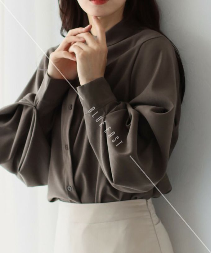 日本 BLUE EAST - 知性小立領澎澎氣球袖襯衫-水藍