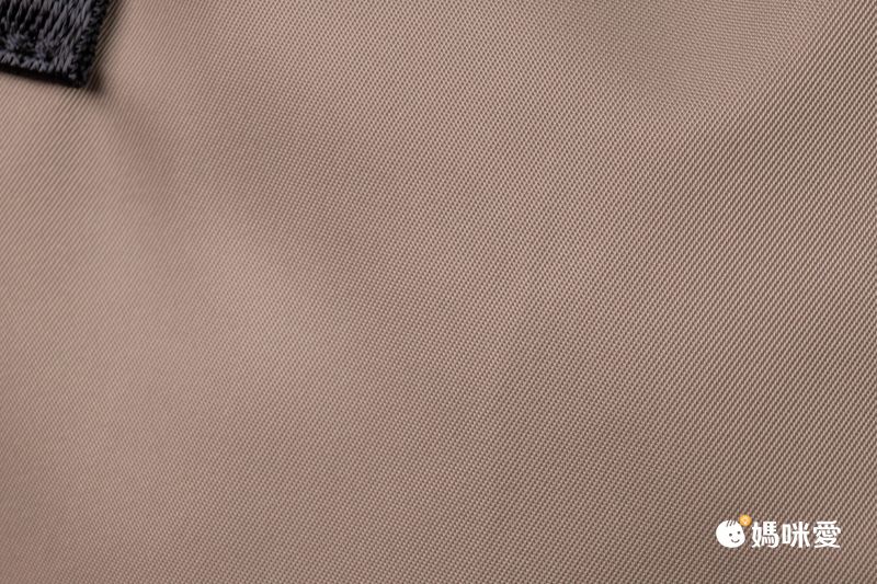 多達10個夾層！日本連線 ✈ 輕量減壓媽媽包