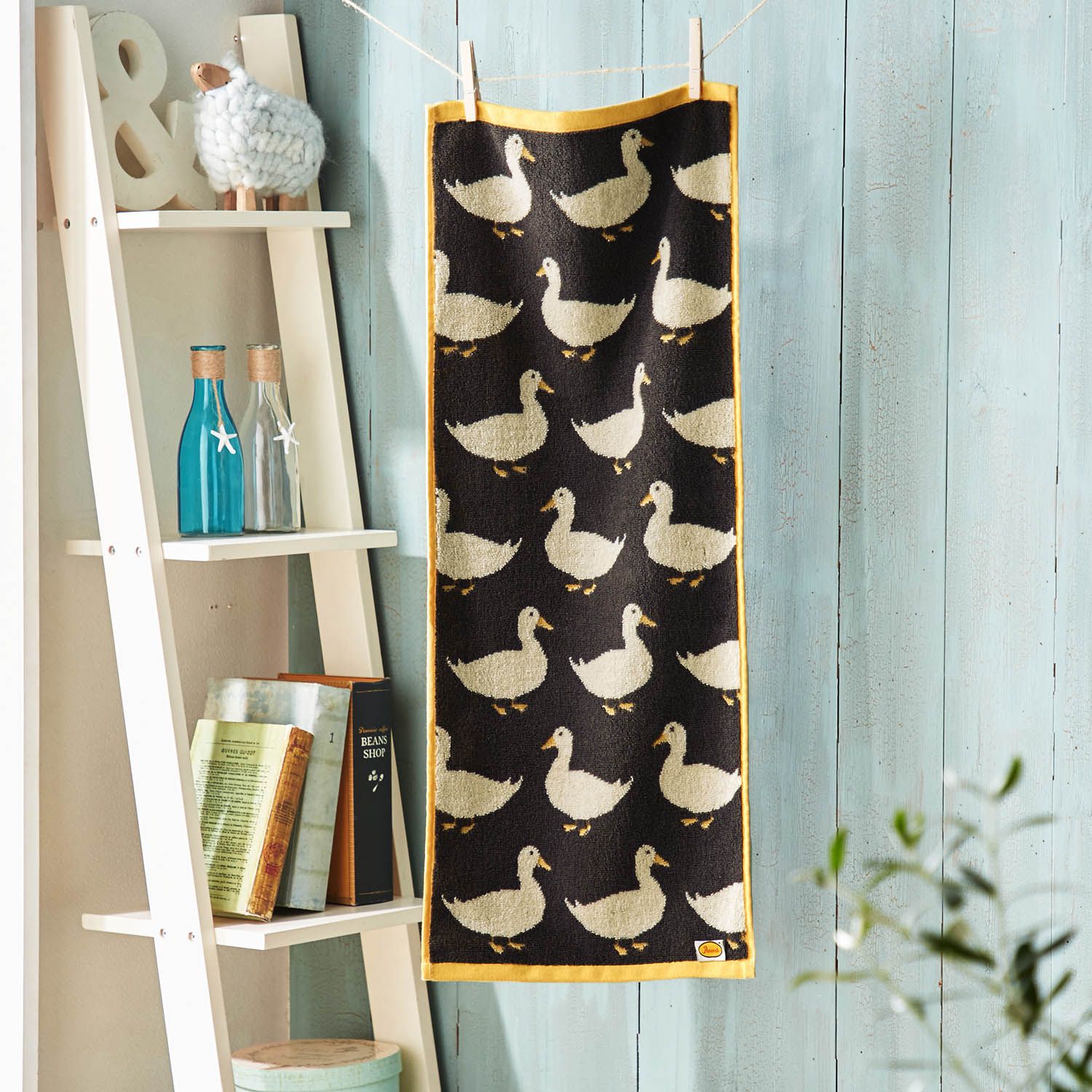 日本千趣會 - 葡萄牙製 純棉質感長毛巾-小鴨-黑 (33x80cm)