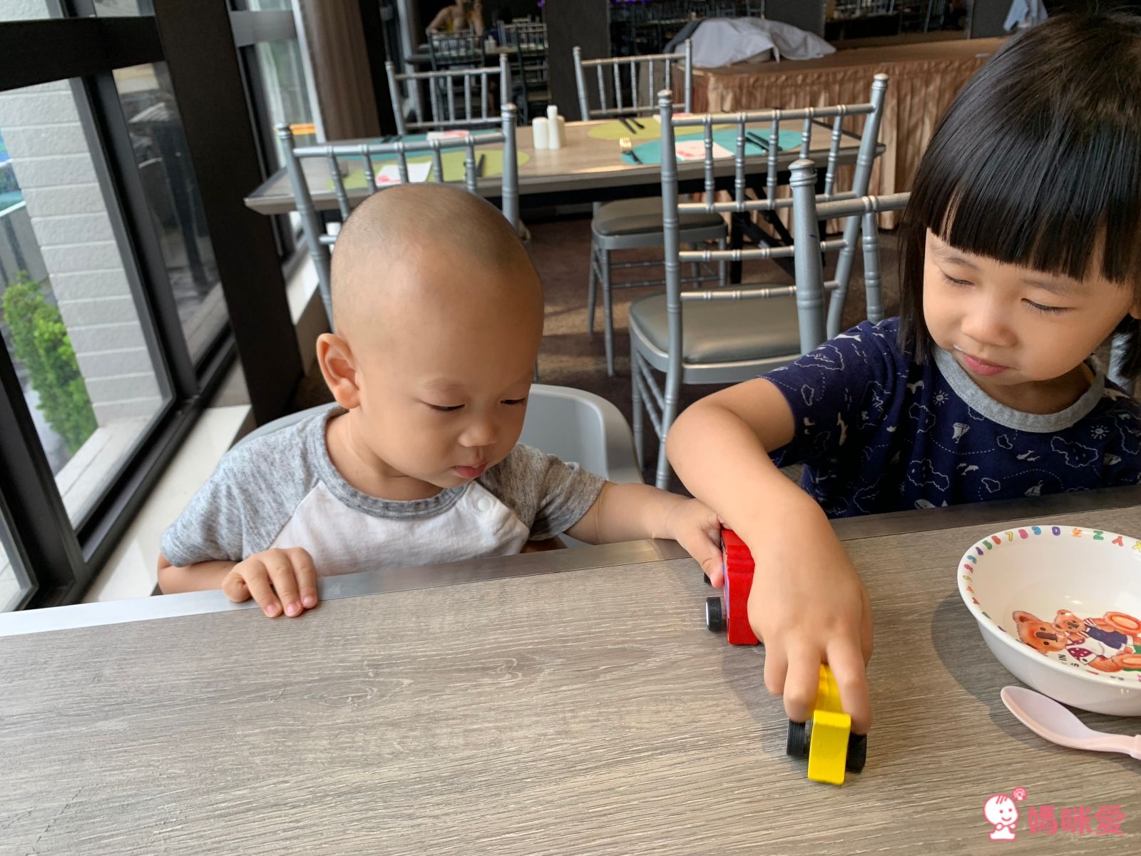 小車書系列-忙碌的小小消防車