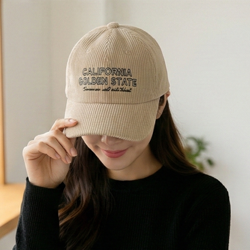 刺繡字母燈芯絨棒球老帽-卡其