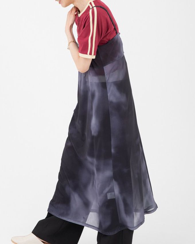 日本 gleam - 穿搭有型 暈染透膚細肩帶洋裝-黑灰系