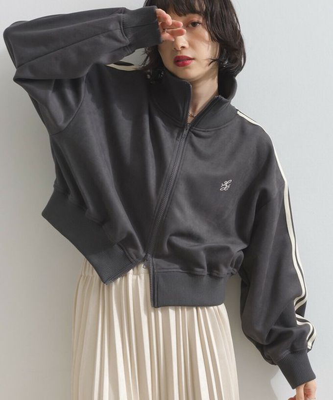 日本 ELENCARE DUE - 麂皮短絨休閒配色運動風夾克-象牙米