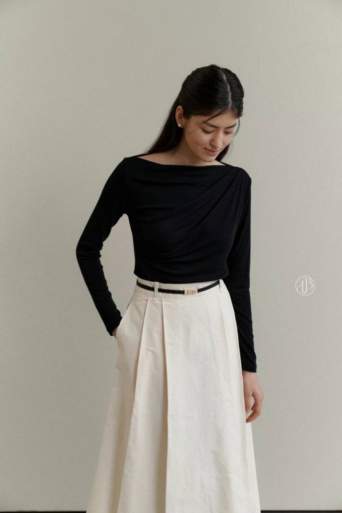 韓國女裝連線 - 不對稱抓褶一字領長袖上衣-象牙白 (FREE)