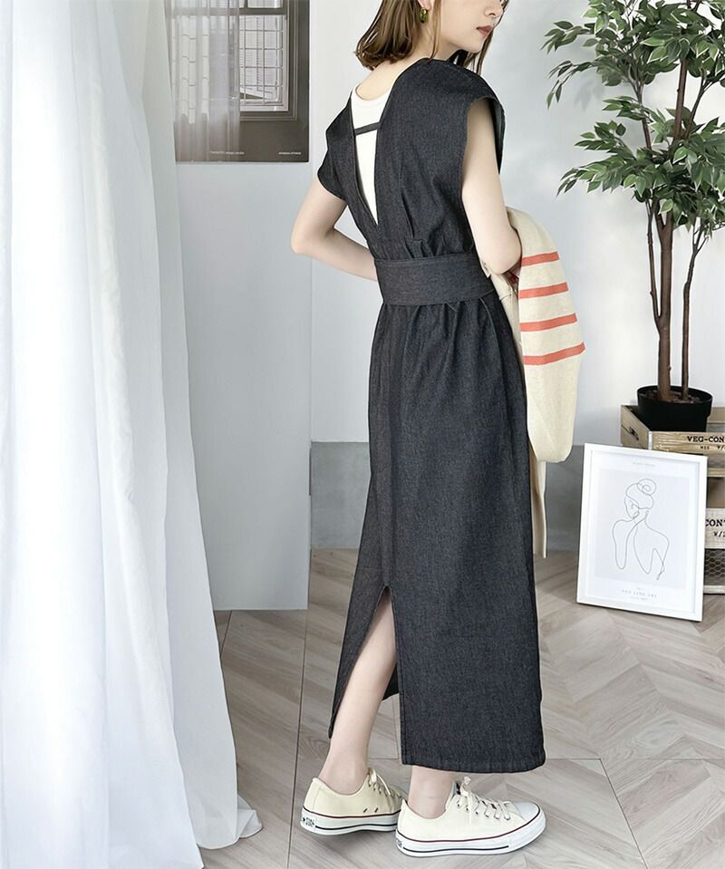 日本 Classical Elf - 丹寧前綁帶V領設計背心裙-黑