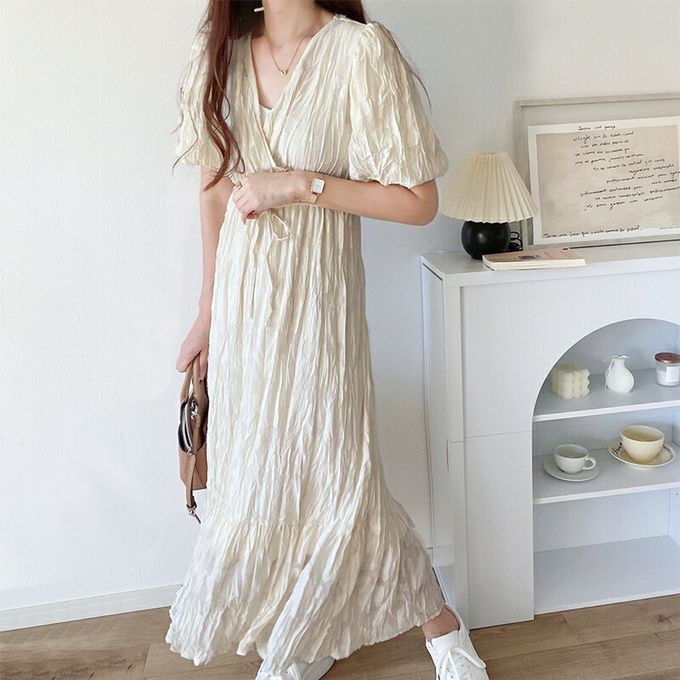 日本 Classical Elf - 透膚露背花卉皺摺深V泡泡袖洋裝-黑