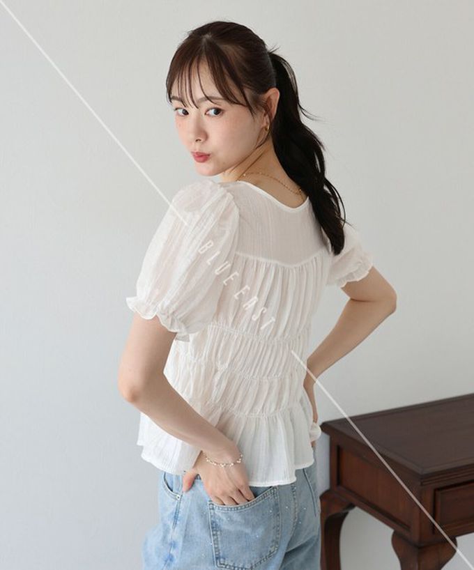 日本 BLUE EAST - 顯瘦皺摺荷葉泡泡短袖上衣-白