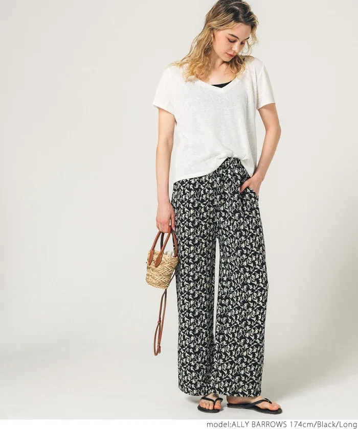 日本 COCA - 透氣印花修身寬褲-百合碎花-黑