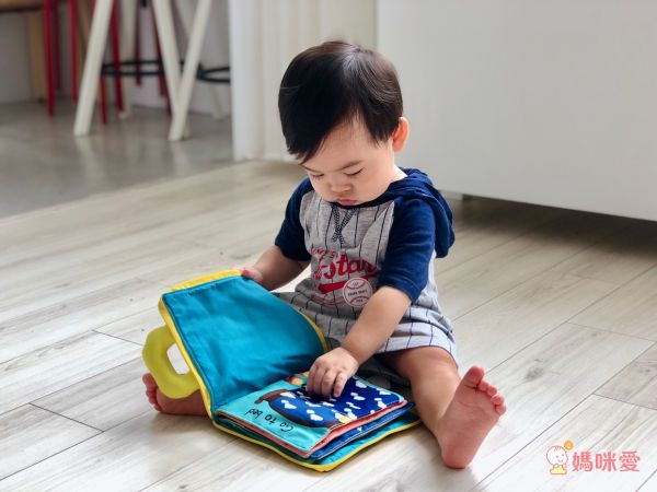 0-1歲必備【小牛津新生兒玩具】尾巴布書×觸覺球