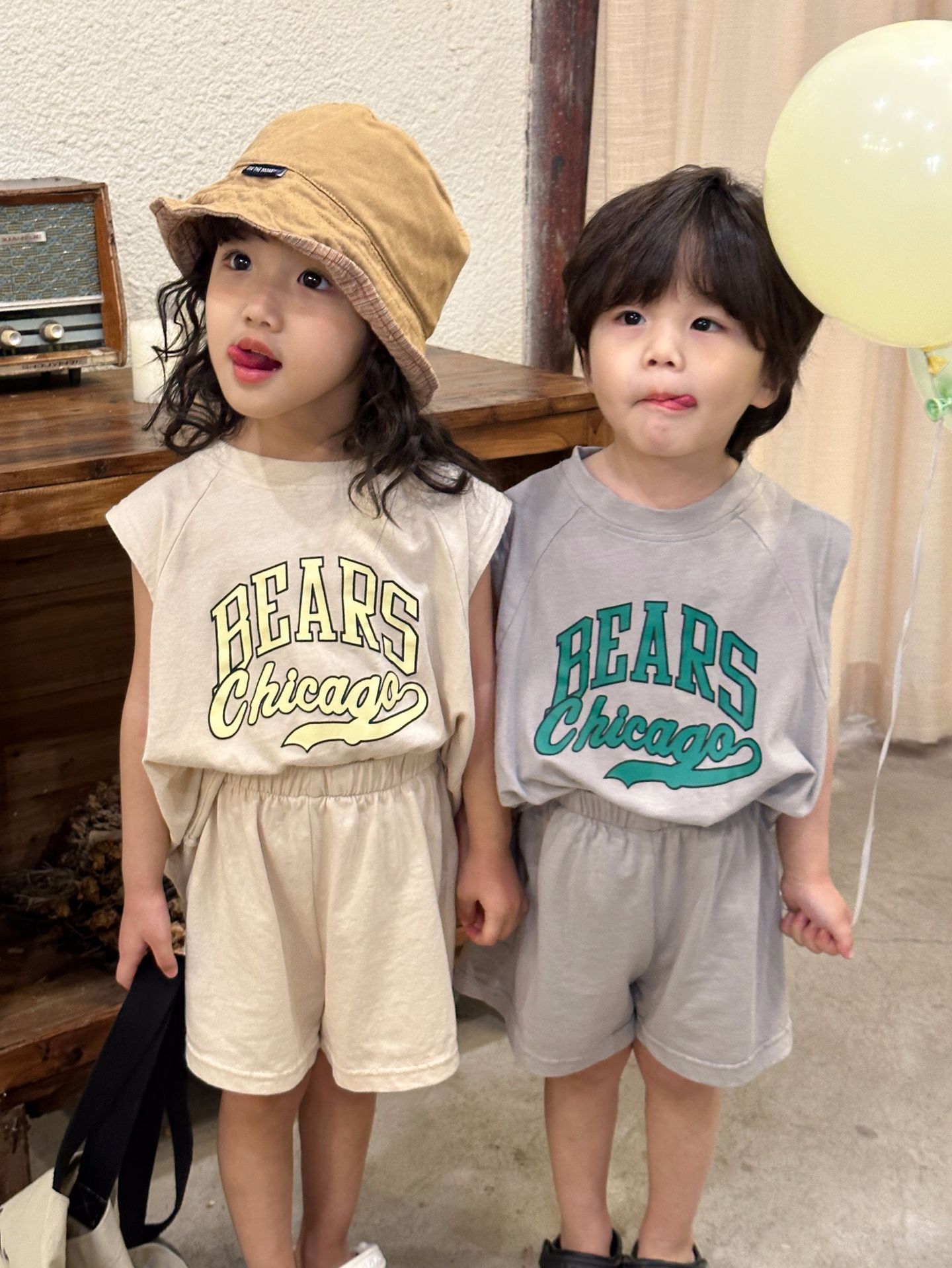 純棉圓領休閒無袖套裝-草寫英文字-灰色