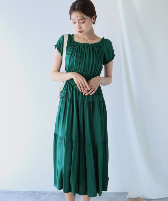 日本 BLUE EAST - 絕美平口縮腰泡泡袖洋裝-碎花-藍