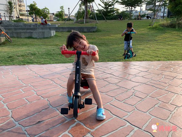 奧地利Nadle - 三合一多功能三輪滑步/滑板車-藍色