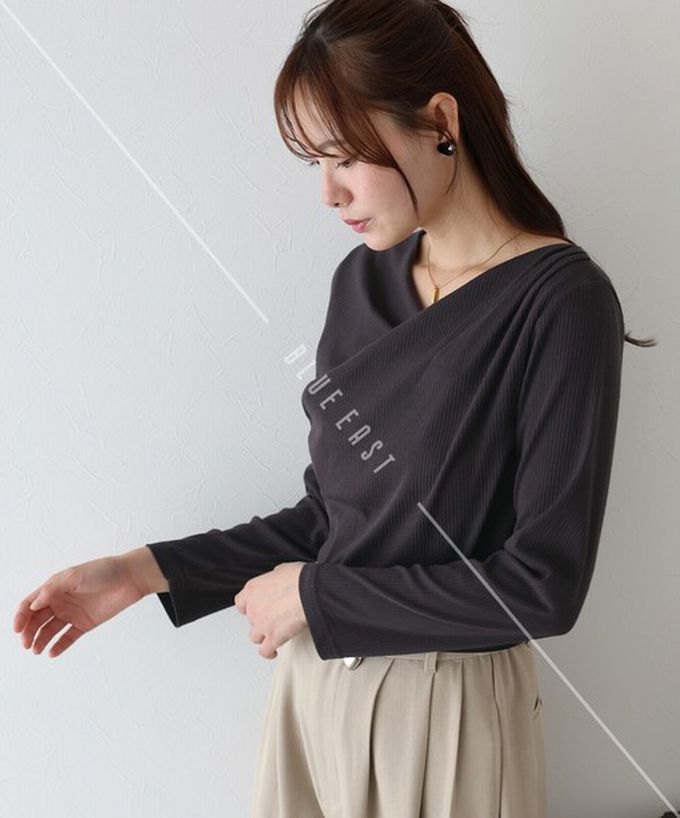 日本 BLUE EAST - 顯瘦V領垂墜感羅紋長袖上衣-黑