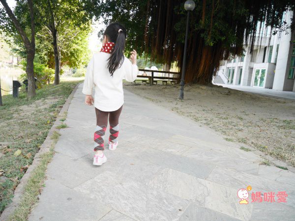 上竄下跳也不會掉！【台灣製貝柔】兒童圍巾/褲襪