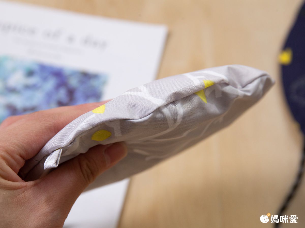 日本 nifty colors - 可折疊輕量抗UV防潑水遮陽帽(頭圍可調)-刺蝟小森林-深藍 (F(頭圍56~59cm))