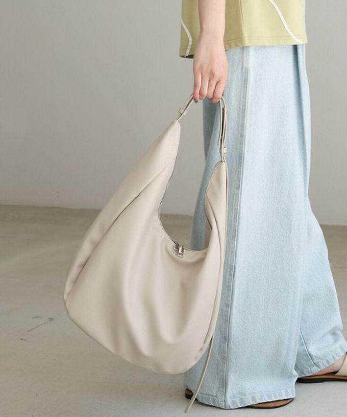 日本 Bab - 俐落雙拉鍊彎月形質感肩背包-黑