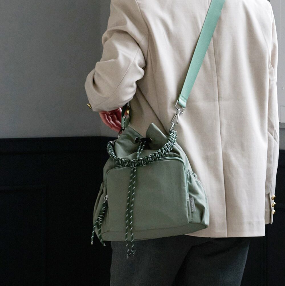 潑水加工 8口袋輕量抽繩尼龍手提/側背包-煙燻綠