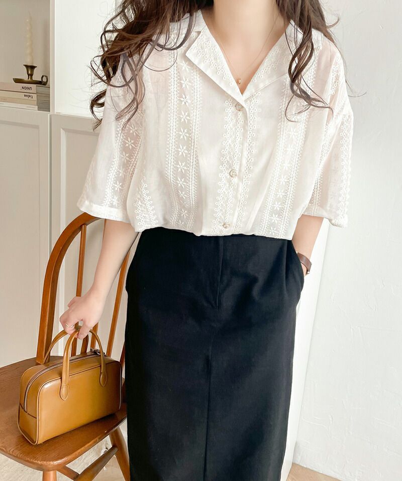 日本 Classical Elf - 空氣感花刺繡短袖襯衫-摩卡