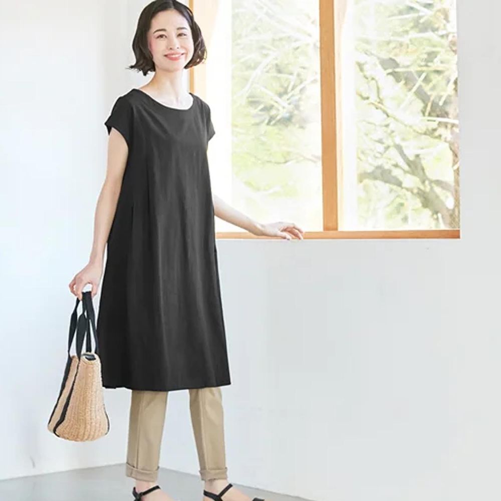 日本 BELLUNA - 純棉素面修身A字短袖洋裝-黑