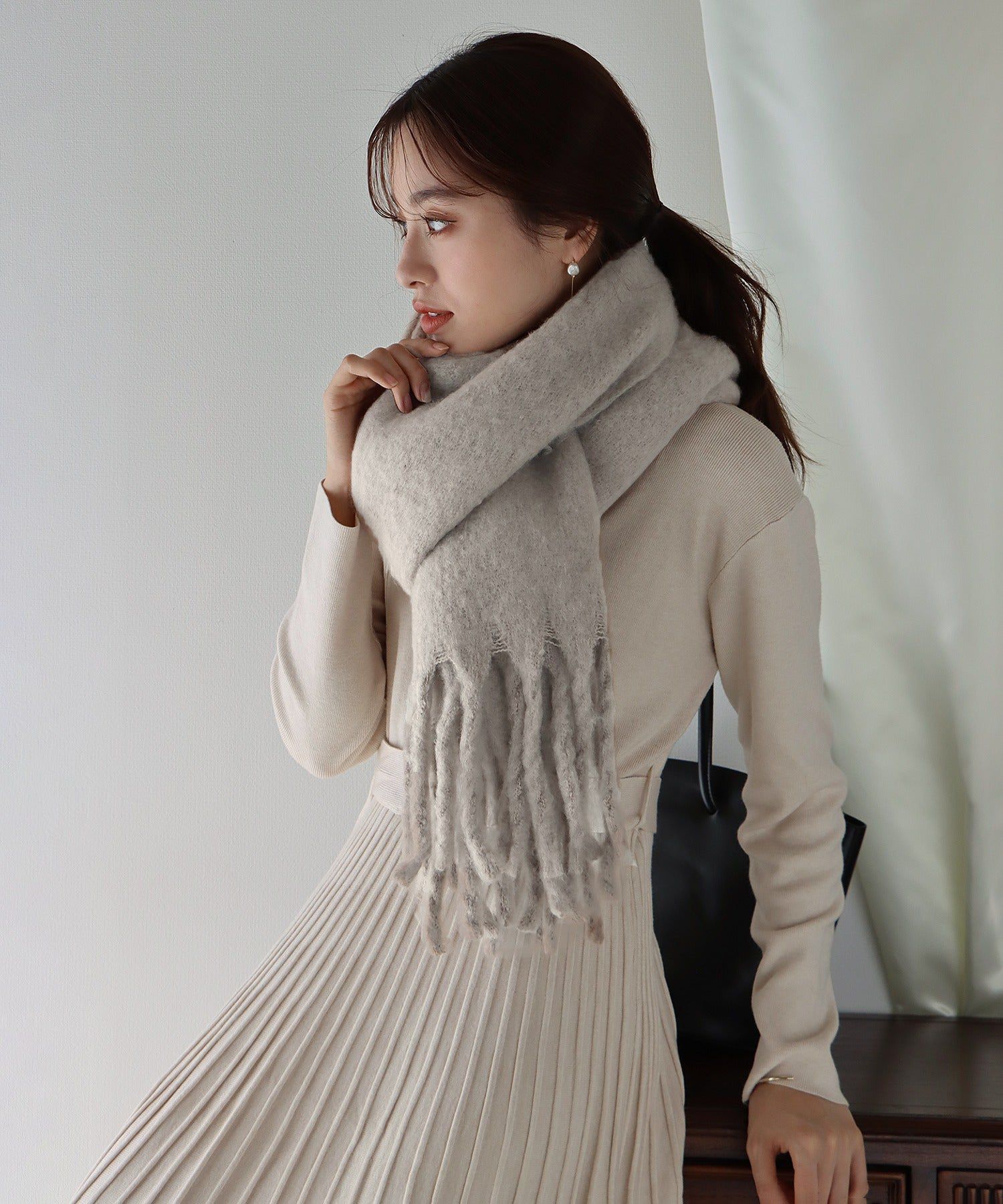 日本 BLUE EAST - 厚流蘇蓬鬆感柔軟圍巾-象牙白