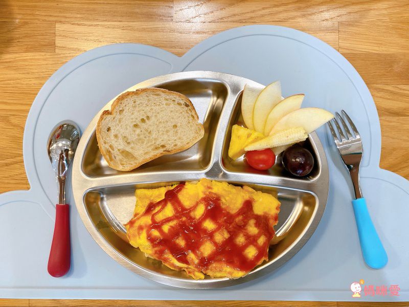 用到小學沒問題【Avanchy】分隔吸盤餐盤，自主吃飯首選