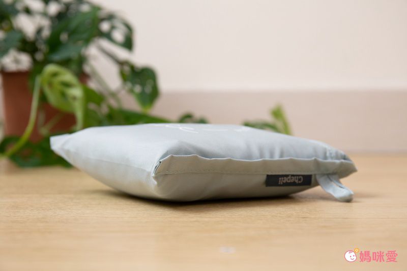 日本代購 - 超大容量保冷購物袋(可折疊收納)-英文線條-石英粉-24L/耐重15kg