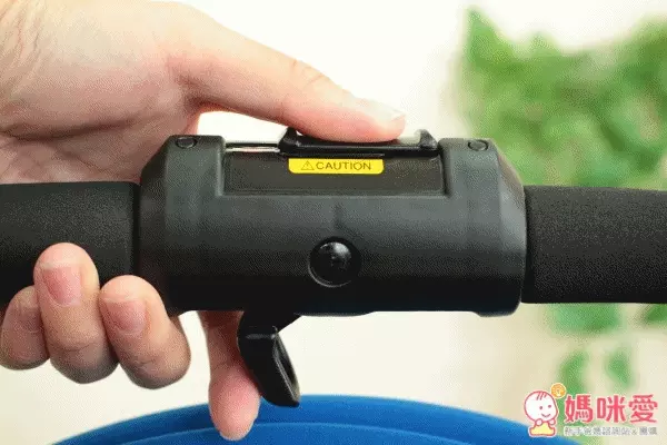 日本 Combi 超輕靚單向嬰兒手推車