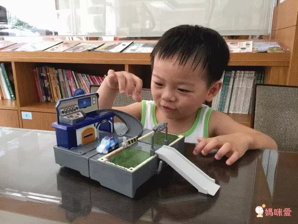 POLI 波力救援小英雄 - 波力迷你基地-附1吋迷你波力合金車1台