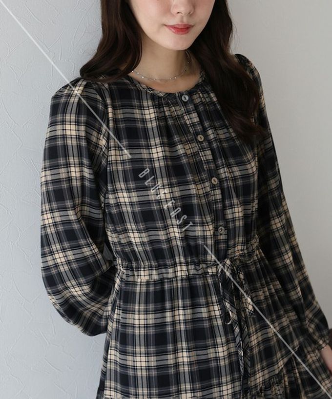 日本 BLUE EAST - 經典低調格紋分層束腰長袖洋裝-咖啡棕