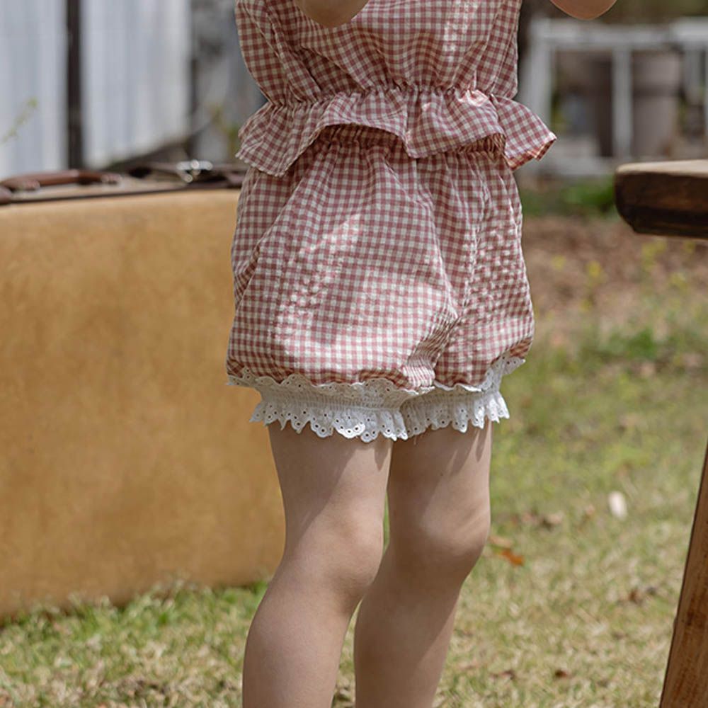 鬆緊腰甜甜格紋蕾絲裝飾短褲-紅