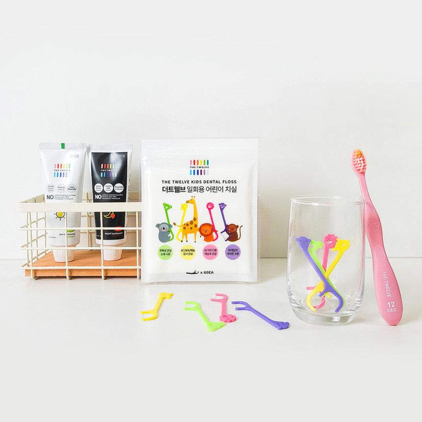 除了刷牙，飯後使用牙線棒可以進行更全面的口腔清潔唷！