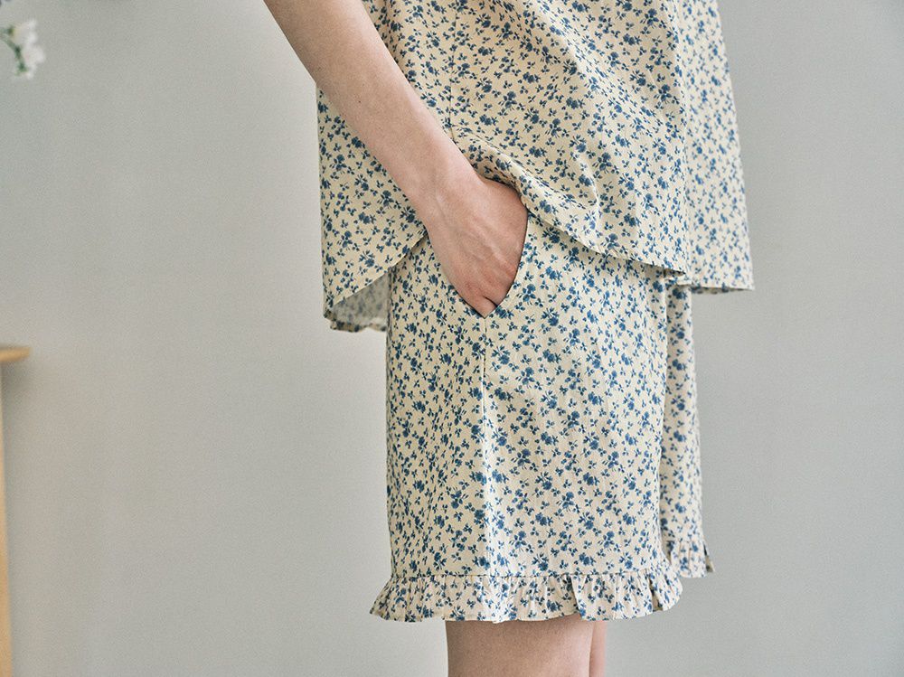 韓國 ULLALA - 玫瑰印花短袖睡衣(兩件式)-藍玫瑰 (FREE)