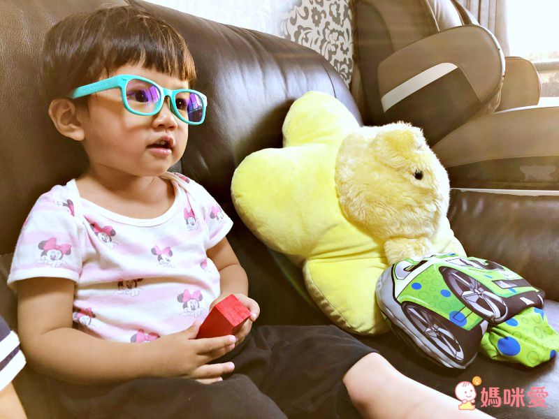 美國 Roshambo - Roshambo繽紛視界 抗藍光眼鏡-兒童款-綠白雙色-藍光片 (5-12Y)