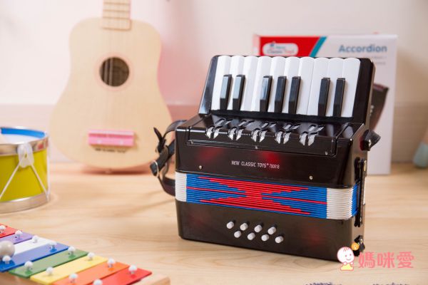 荷蘭 New Classic Toys - 幼兒鍵盤式手風琴玩具