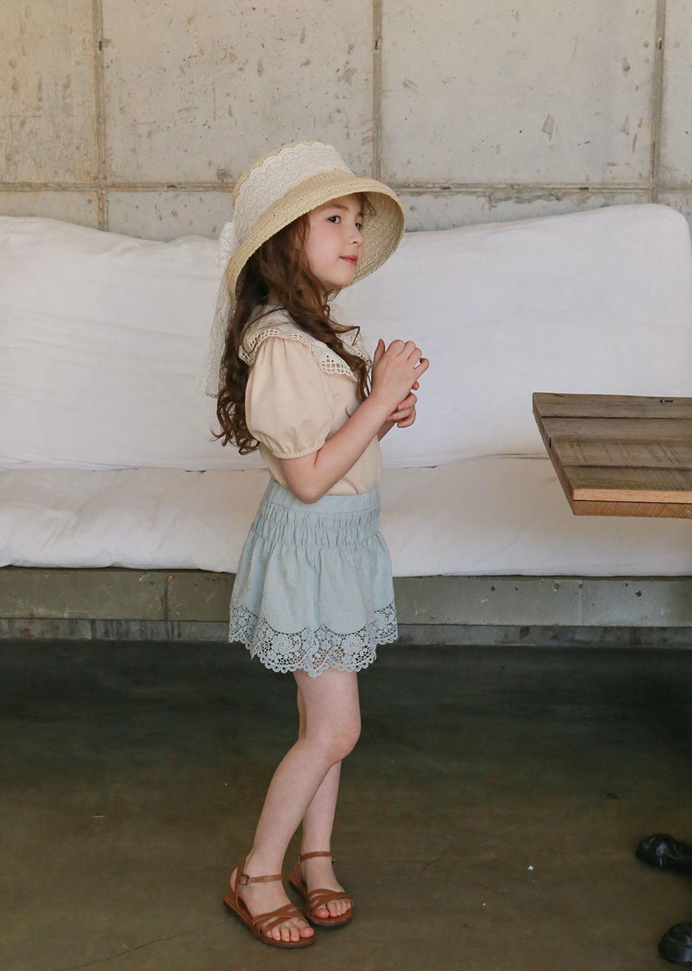 韓國 PuellaFLO - 蕾絲鏤空花瓣下襬褲裙-天藍