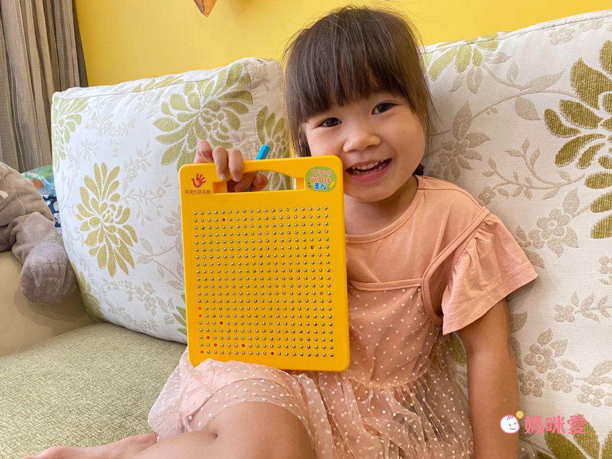 双美生活文創 - 幼兒創意磁力珠畫板-380顆磁力珠畫板+58款造型引導手冊