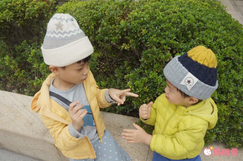 日本 AUBE - 兒童針織毛帽-星星圖騰-深藍