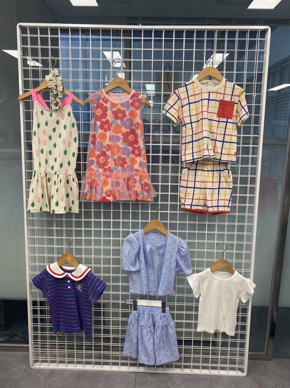 韓國 OZKIZ - 笑臉條紋水手翻領短袖上衣-藍X紅