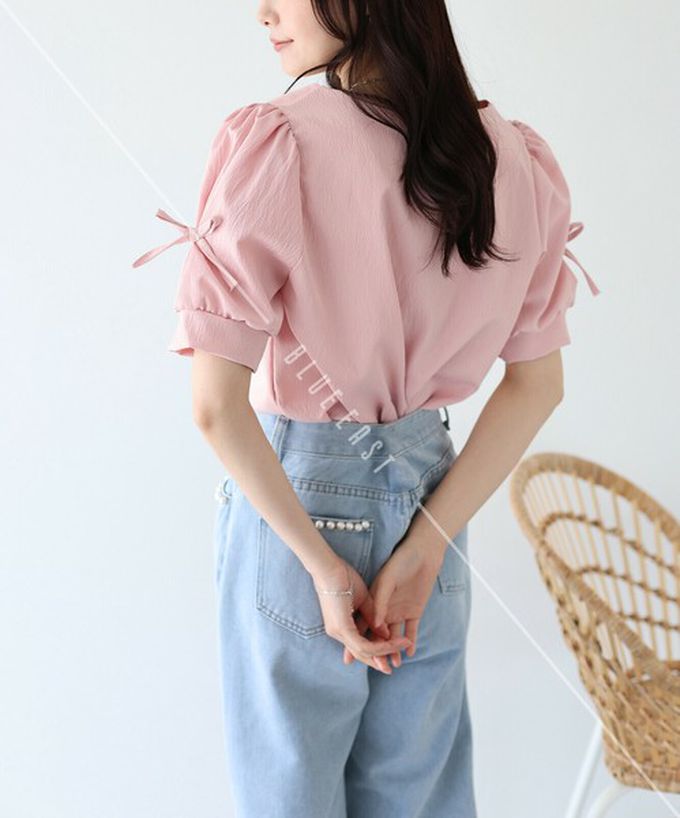 日本 BLUE EAST - 甜美可愛蝴蝶結點綴短袖上衣-黑 (M)