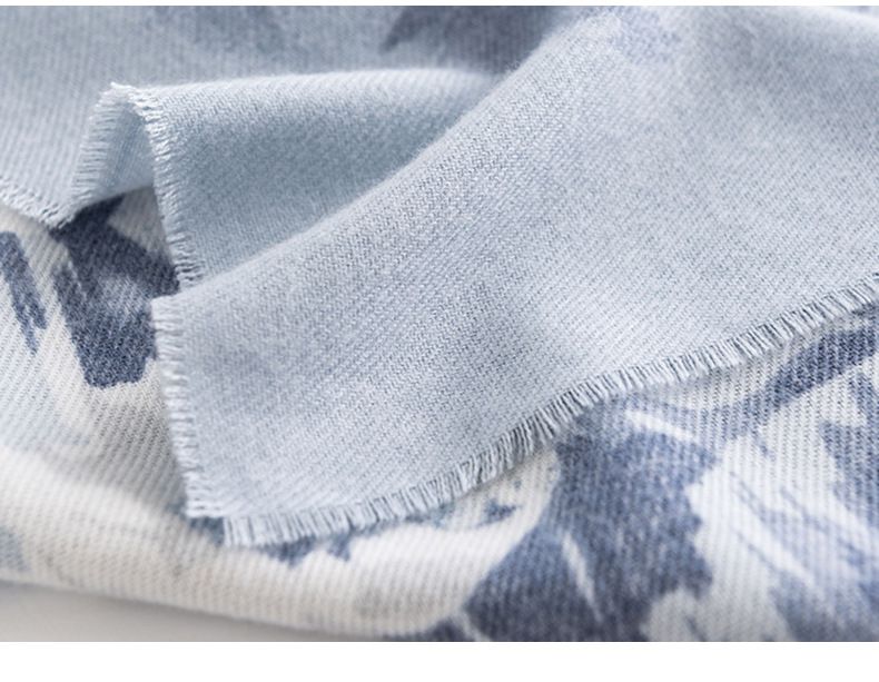 民族風渲染仿羊絨保暖圍巾-玫瑰花園-灰色 (180x60cm)