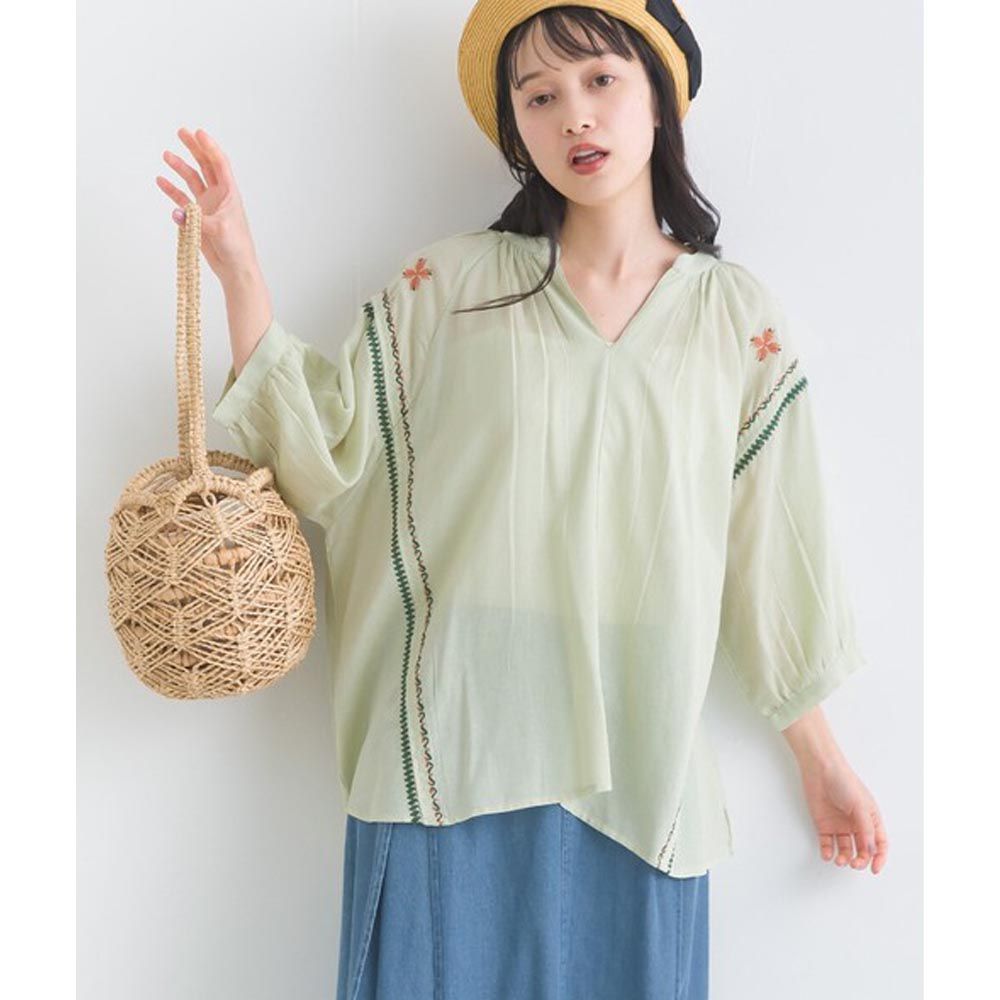 日本 Lupilien - 100%印度棉 肩部刺繡休閒短袖上衣-淺綠