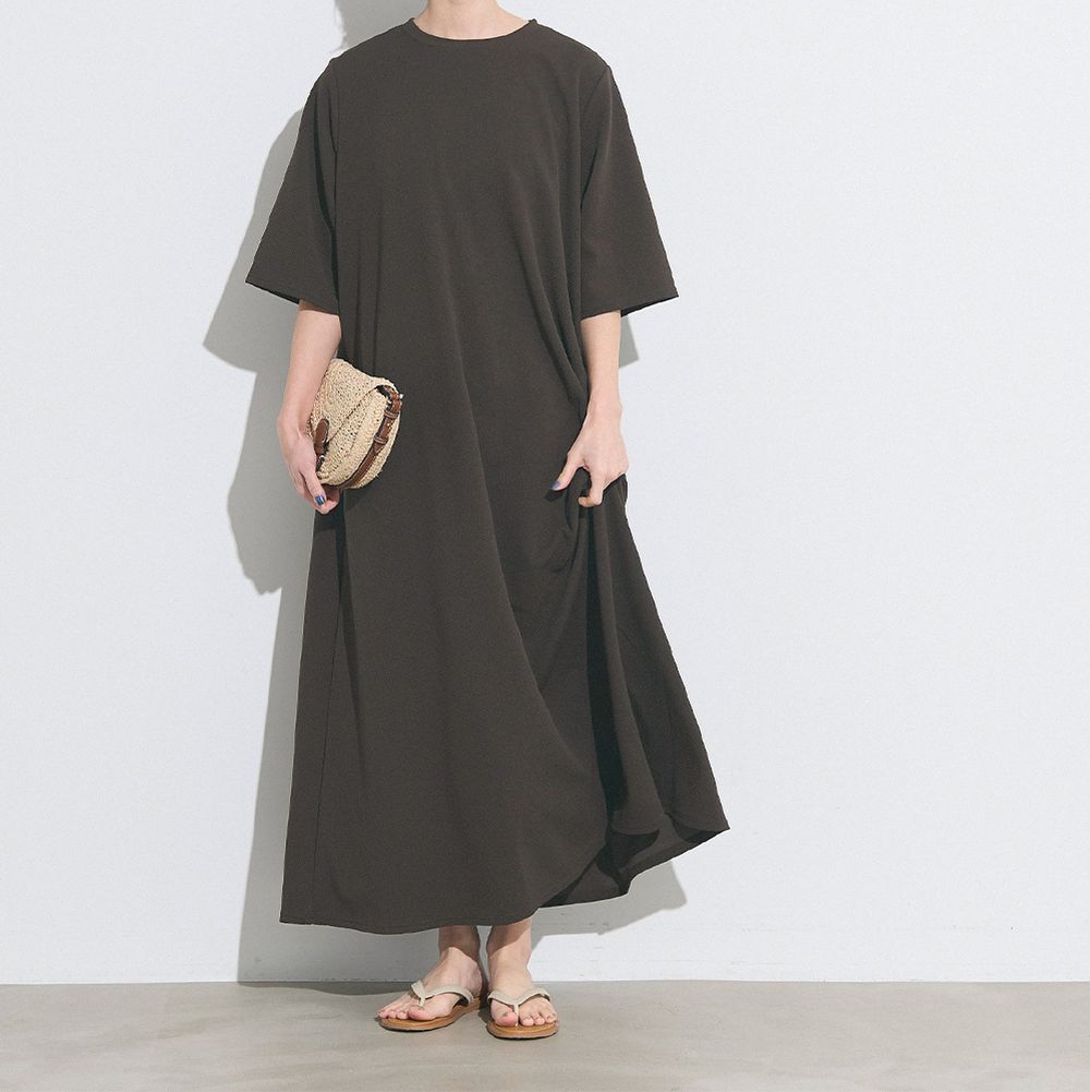 可烘乾 定番百搭紋理五分袖洋裝(附口袋)-咖啡