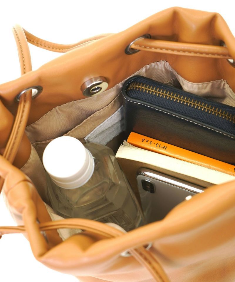 日本 COOCO - 軟皮束口水桶包/肩背包-杏