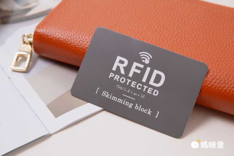 日本 LIZDAYS - [樂天No.1] 超強收納防盜信用卡設計長夾/錢包-帥氣黑 (20x10.5x3cm)