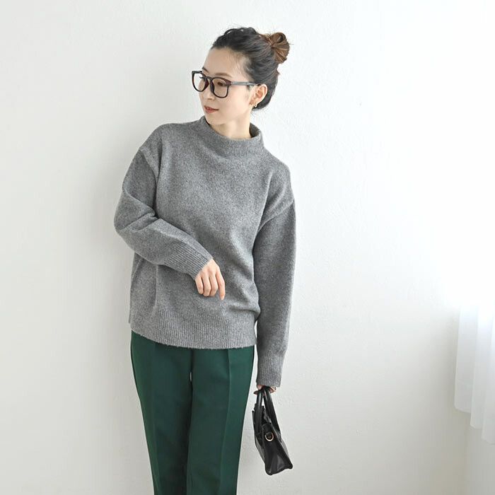 日本 ihuu - 柔軟舒膚小立領落肩毛衣-米杏