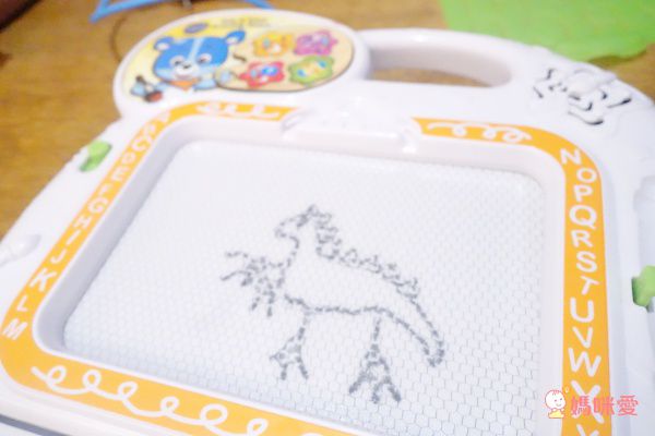 化身飛行員探索世界【Vtech】聲光探索地球儀