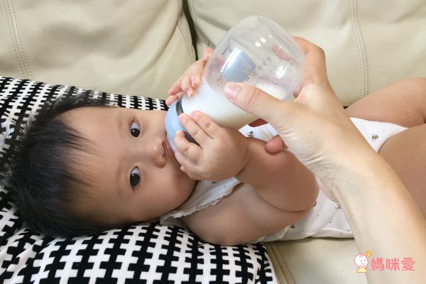 荷蘭 Umee 寬口防脹氣奶瓶